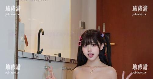 说到Cat Demon喵崽的图集《美少女》，我在想，少女和猫的结合，这种设定太可爱了吧。